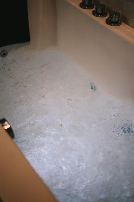 Ultimate Comfort ! Jacuzzi & Sauna. Besancon Bagian luar foto